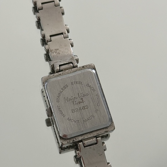 Main Line Time watch swarovski crystals - Picture 8 of 8